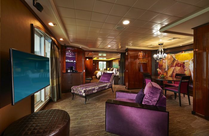 The Haven Deluxe Owner's Suite with Balcony